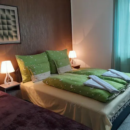 Varazsfa Vendeghaz Penzion 3*